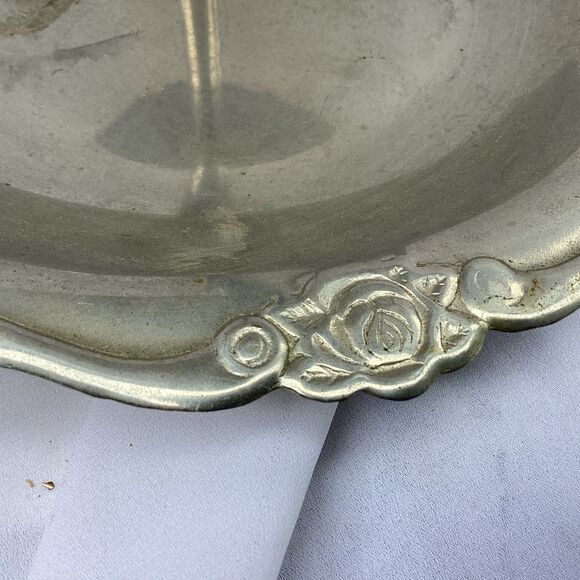 1639	 	2 tiers Cake Stand Silver plated w/ handle to carry on. - Picture 5 of 5